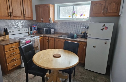 Terra Nova Apartment | Warm and Cozy Home near Airport, University, downtown and Town center