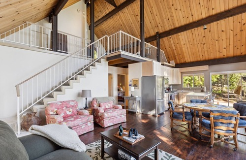 Kelseyville Cottage | Warm and Cozy Mountain and Lake View Haven by RedAwning