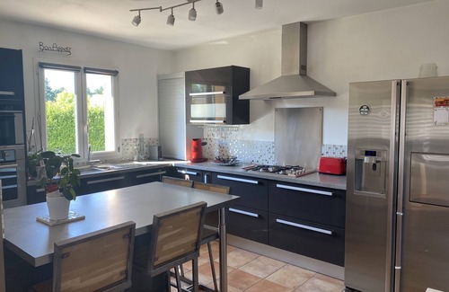 Le Thor House | Warm and sunny Provence villa with private pool, 7 people.