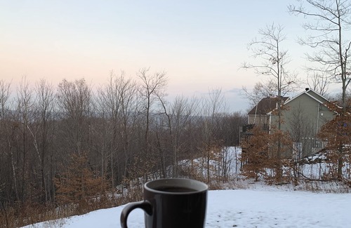 Sainte-Ann-des-Lacs House | Warm House in Sainte-anne-des-lacs