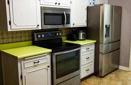Glendale House | Warm spacious midsize home w/comfort and fun