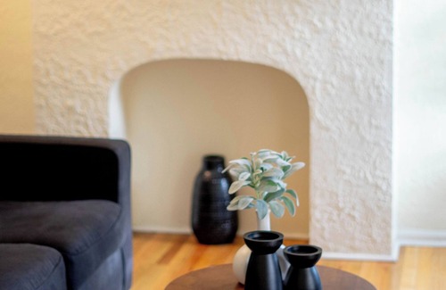 Central - Terry House | ★Warm, stylish 2 bdrm near downtown & airport★