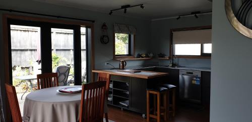 New Plymouth House | Warm & welcome on Whiteley