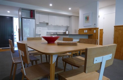 Upper Riccarton House | Warm & Welcoming on Athol