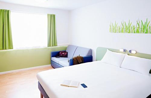 Lymm Hotel | Warrington Motel, J20 M6 Lymm Services