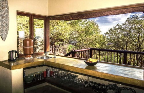 Bela-Bela House | Warthog Lodge – Mabalingwe Game Reserve – Luxury, Self-Catering Safari Getaway