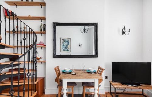 Warwick Town Centre Apartment | Warwick Post Office Apartment