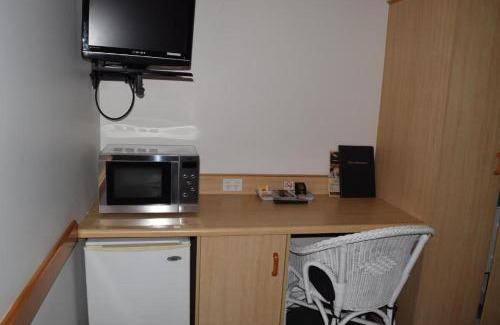 Warwick Hotel | Warwick Vines Motel