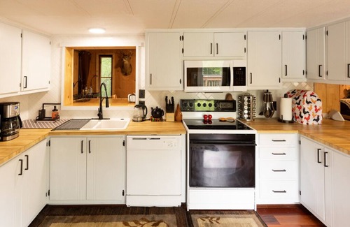 Minong Cabin | Wascott Cabin Tastefully Appointed