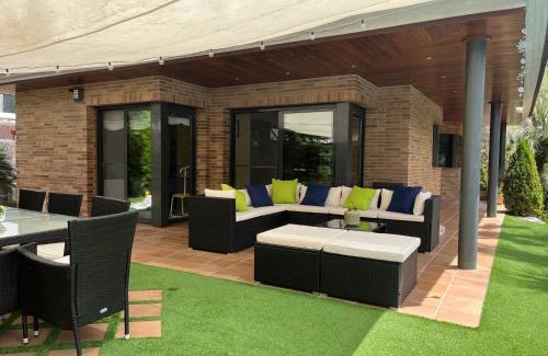Canyelles Villa | Washingtonia Villa near Sitges