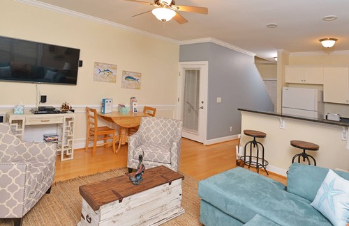 Fairfield Harbour House | WATER FRONT! Marina Family friendly, Complimentary Pool Access
