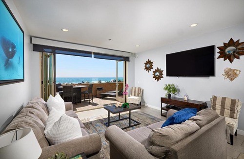 Townsite House | Water Front Spectacular Ocean View Large Balcony AC Pet Friendly