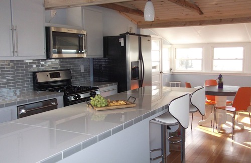 Portsmouth Cottage | Water Front Summer Vacation Rental