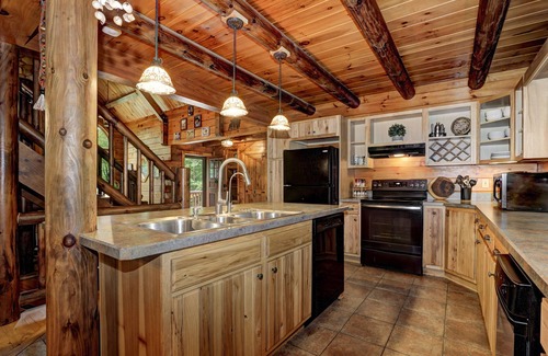 Columbia Cabin | Water Gap Log House