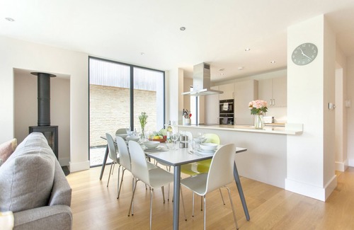 Somerford Keynes House | Water Garden 3, Lower Mill Estate 5 bed, roof terrace, sleeps 10, Spa Pool