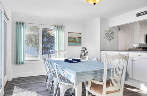 Niantic House | Water View 3BR w/King Beds | Steps to Beach