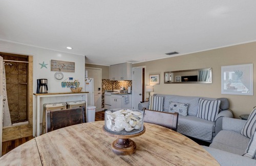 Clearwater Beach Condo | Water View & Heated Pool - Steps to Sand, Bayview Beauty B-5