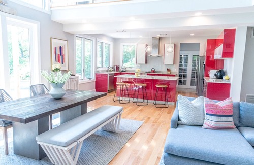 Jamestown Villa | Water View Modern Villa 8 minutes to Newport, Sleeps 8,Near Beaches! WiFi