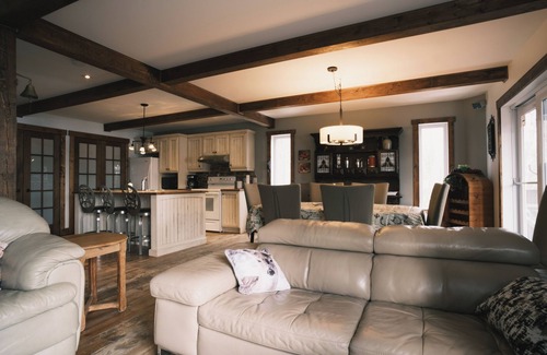 Saint-Michel-des-Saints Ski Chalet | Waterfront, Spa, Sauna, Cold bath Private dock, Fishing, View