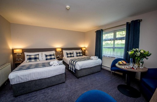 Londonderry Hotel | Waterfoot Hotel