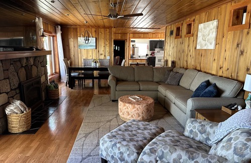 Tawas City House | WATERFRONT 3 BED/3 BATH HOME LAKE HURON TAWAS MI SLEEPS 10