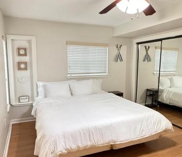 La Porte House | Waterfront 3BR 2BA Home near Kemah NASA Galveston