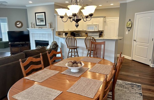 Cornelius Condo | Waterfront 3BR Condo, 1st Floor, Pool and Tennis