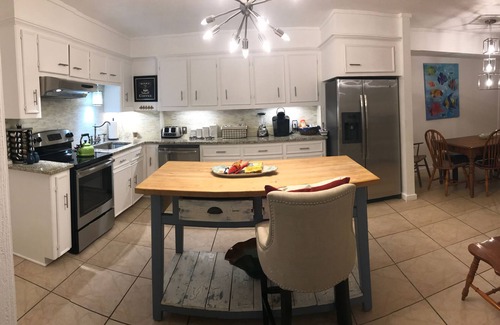 French Quarter House | Waterfront, 4 bedroom 2 bathroom luxury Lake Conroe waterfront with boatslip