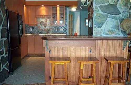 Pincourt Condo | Waterfront Apart 15 min Montreal Airport 300742