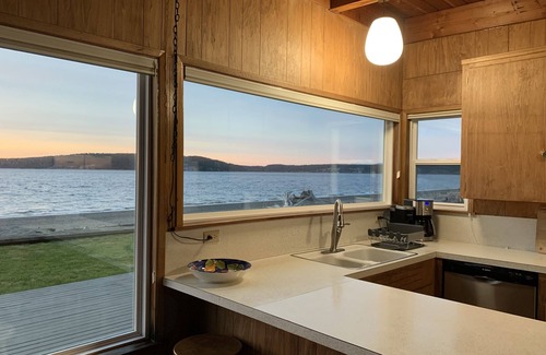 Langley House | Waterfront Beach House Getaway on Whidbey Island