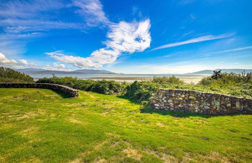 Marietta-Alderwood House | Waterfront Bellingham Bliss Steps to Beach!