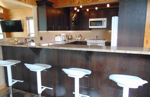 Manitoba Cabin | Waterfront Bliss: 360° Views at Tall Pine Point