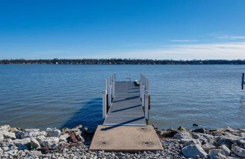 Buckeye Lake House | Waterfront Buckeye Lake Home with Deck and Dock!