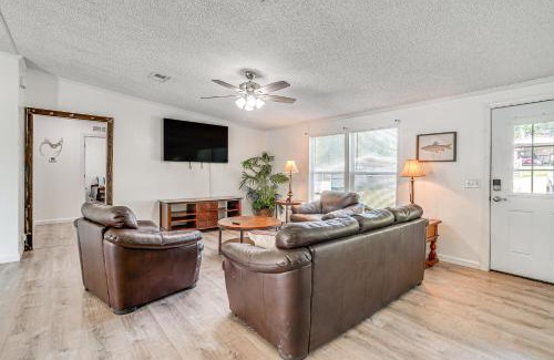 Negreet House | Waterfront Busters Place on Hickory with Fire Pit