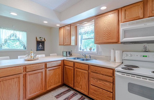 Old Fields House | Waterfront Cabin - Family and Dog Friendly