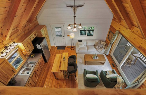 De Soto Cabin | Waterfront Cabin - Sauna - Fire Pit - Bluff Views