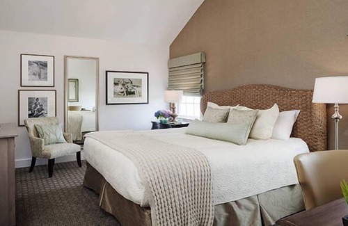 Silver Beach Hotel | Waterfront Cape Cod Escape! 3 Bedroom with Kitchen! Onsite Pool, Beach Access!
