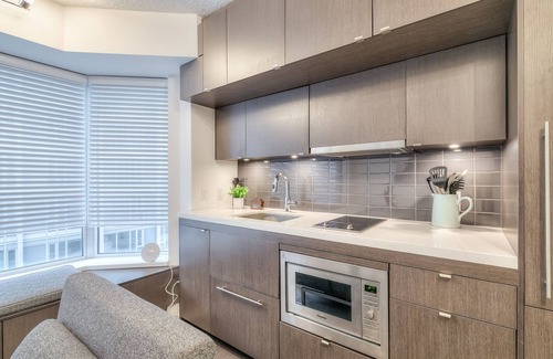 Deer Park Apartment | Waterfront Clair Avenue