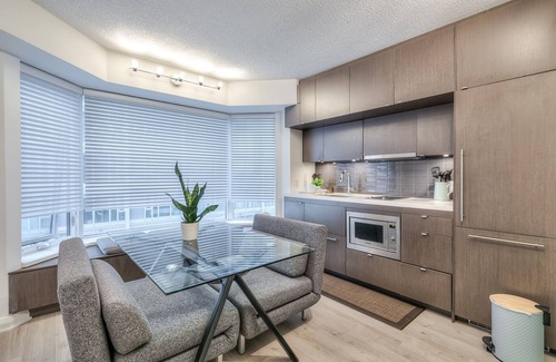 Deer Park Apartment | Waterfront Clair Avenue