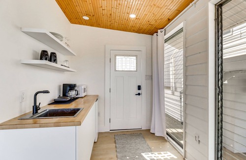 Colonial Beach Apartment | Waterfront Colonial Beach Studio w/Boat Dock!