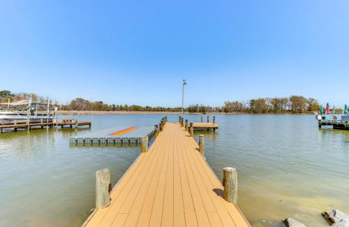 Colonial Beach Apartment | Waterfront Colonial Beach Studio with Boat Dock!