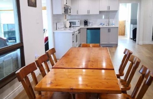 Omemee Cottage | Waterfront Cottage with Panoramic Lake View and Great Privacy