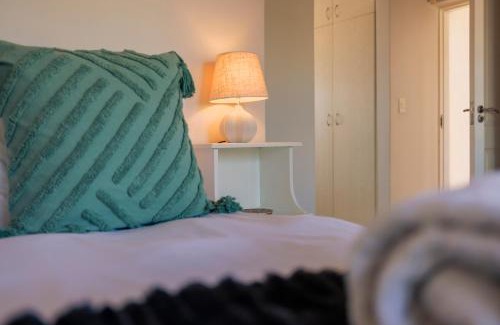 Vineta Apartment | Waterfront Cottage B3