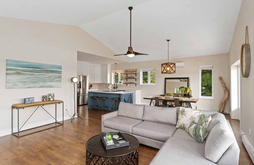 Edwardsburgh/Cardinal House | Waterfront Cottage with Private Dock | Tuttle Point House on St. Lawrence River