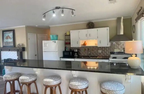 Semora House | Waterfront Cottage with Fast Wifi - Stay a Little Longer