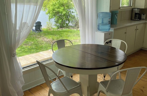 Waupoos Cottage | Waterfront Cozy Cottage heart of Waupoos Prince Edward County