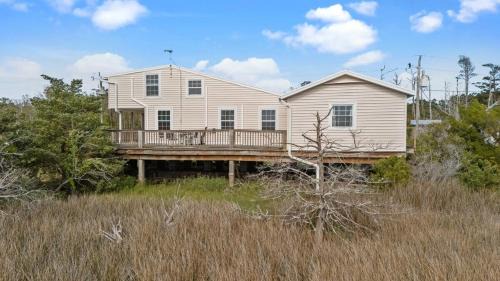 Sealevel House | Waterfront Dock Kayaks Ping Pong 3 Bedroom 2 Bathroom