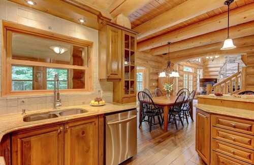 Fiddler Lake Resort Ski Chalet | Waterfront - Family, Pool & Spa