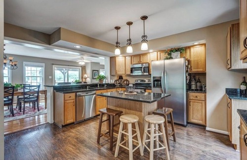 Wicomico Church House | WATERFRONT GETAWAY in KilmarnockVa with Tesla charger