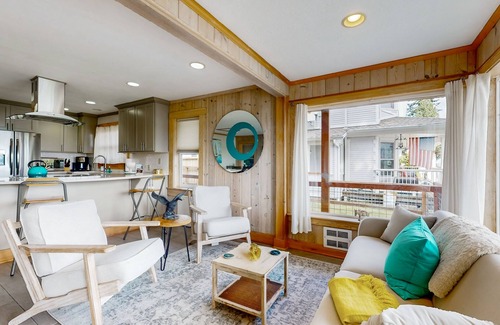 Bells Beach House | Waterfront getaway with beautiful patio, wifi and W/D